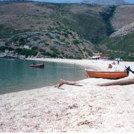 Areti Rooms Hotel Himare Bagian luar foto