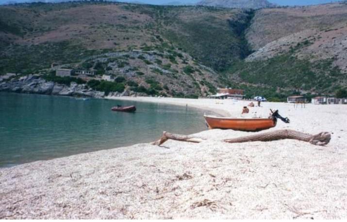Areti Rooms Hotel Himare Bagian luar foto