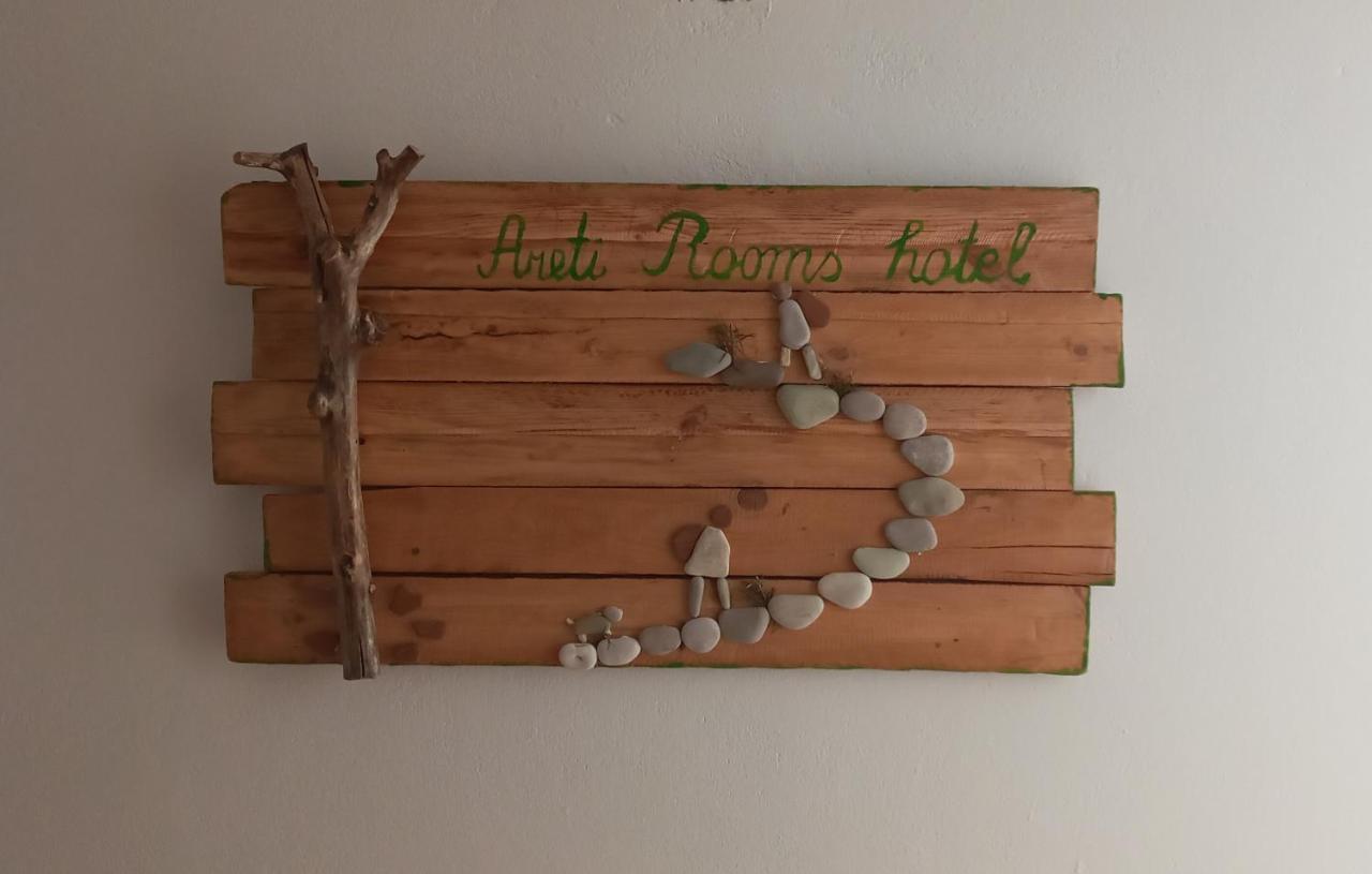 Areti Rooms Hotel Himare Bagian luar foto