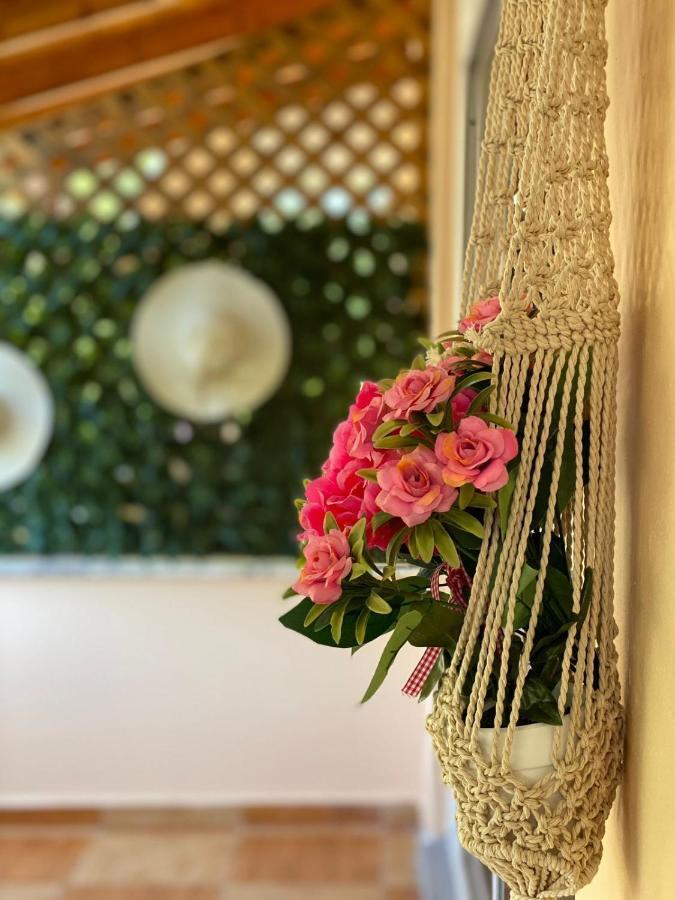 Areti Rooms Hotel Himare Bagian luar foto