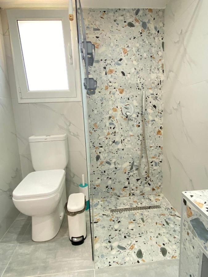 Areti Rooms Hotel Himare Bagian luar foto