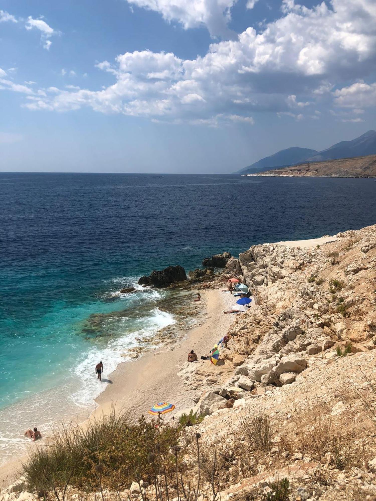 Areti Rooms Hotel Himare Bagian luar foto