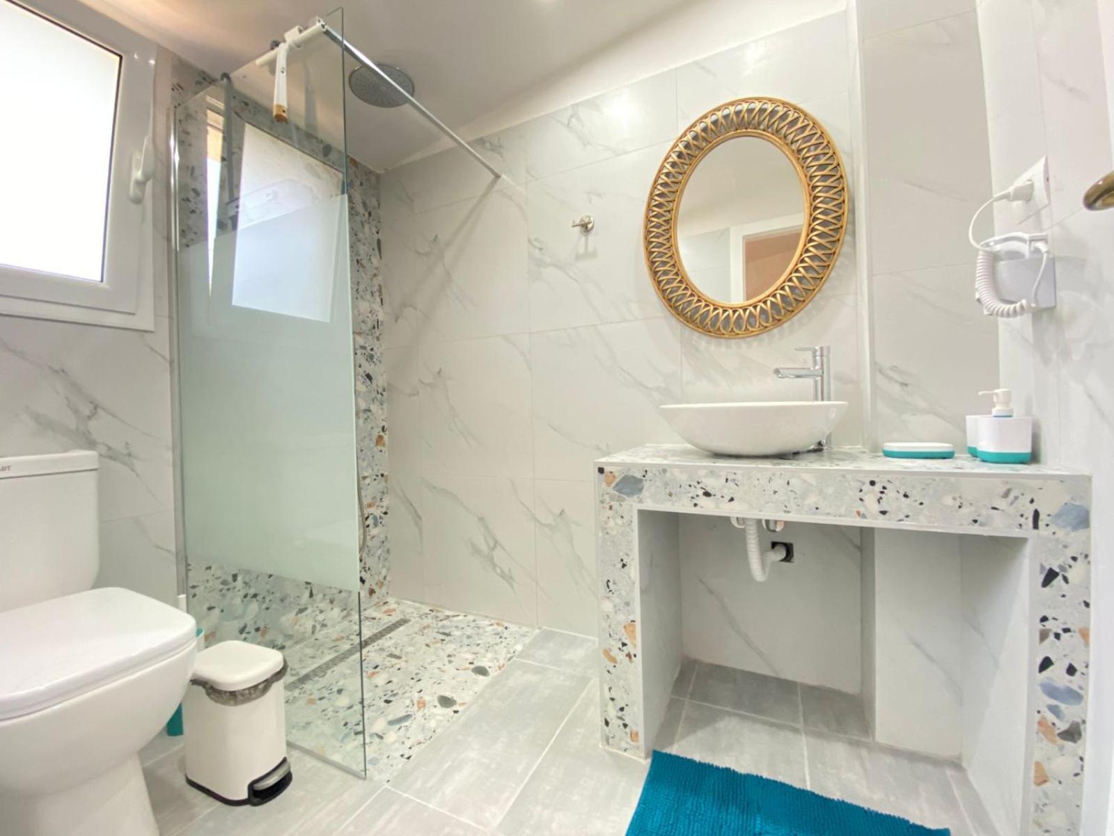 Areti Rooms Hotel Himare Bagian luar foto