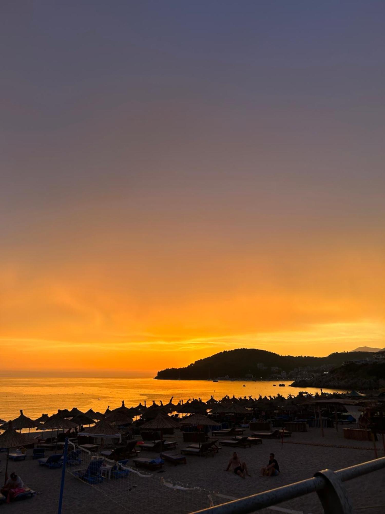 Areti Rooms Hotel Himare Bagian luar foto